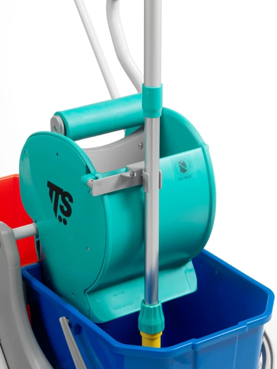 Wyciskarka rolkowa TTS Dry zielona z regulacją wilgotności mopa – aranżacja
