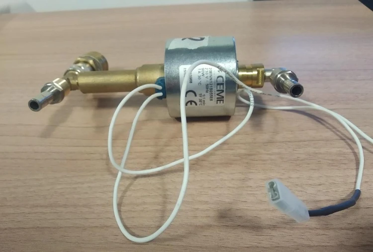 Pompa 220 V do Sabriny z mocowaniem i szybkozłączką 687-PE Santoemma 639C-M